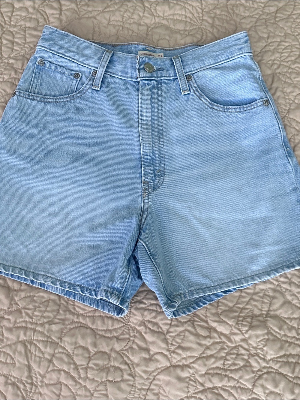Levi's Light Wash Blue Denim Women's Cinch Shorts 27